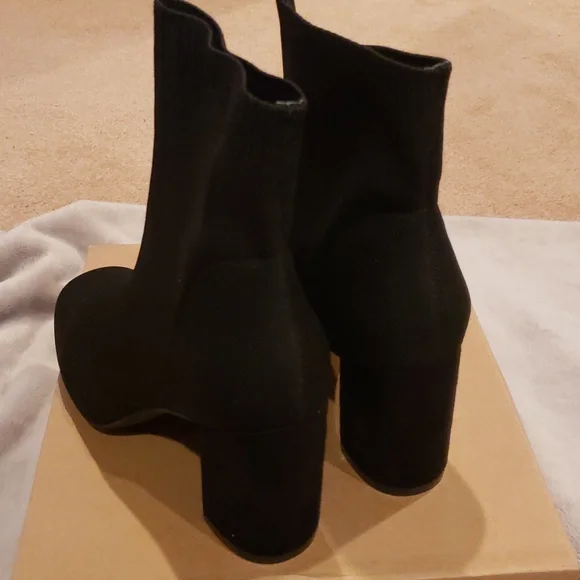 New MIA black stretch heels booties, size 9.5 - Picture 2 of 6